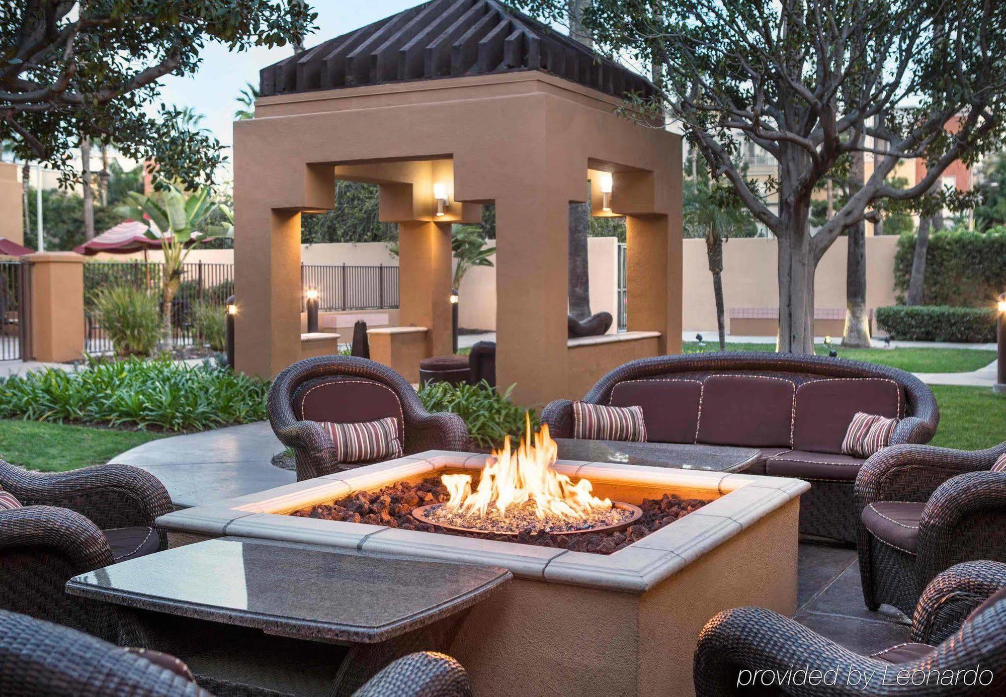 Courtyard Irvine John Wayne Airport/Orange County Hotel Exterior photo