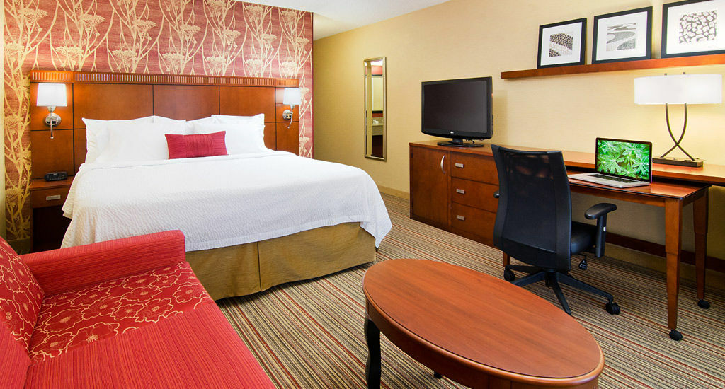 Courtyard Irvine John Wayne Airport/Orange County Hotel Exterior photo
